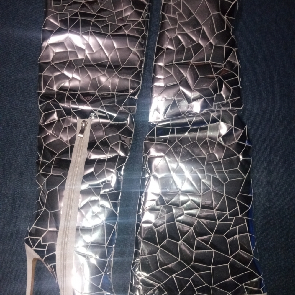 AZALEA WANG "SHATTERED INNOCENCE" Reflective Silver Women's Heeled Boots - Picture 9 of 9